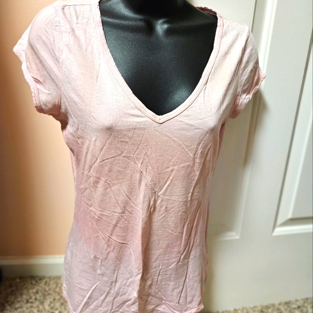 GUESS Pink Ombre V-neck Tee